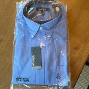 Mens button down shirt. Size 17-17 1/2 X 34/35 (XL)